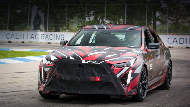 Предположительно, Cadillac CT4-V Blackwing…