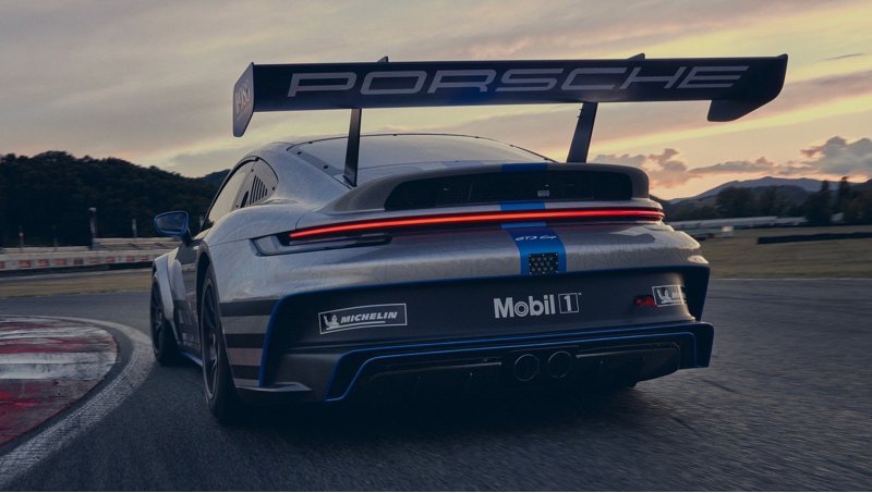 Для 911 GT3 Cup 992 предлагается три типа…