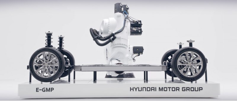 Заряжаться Ioniq 5 будет от однофазной сети при…