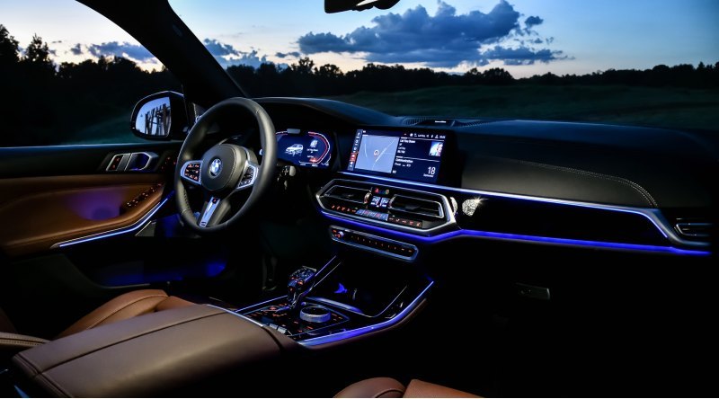 Модель BMW X5 продается в России по ценам от 5…