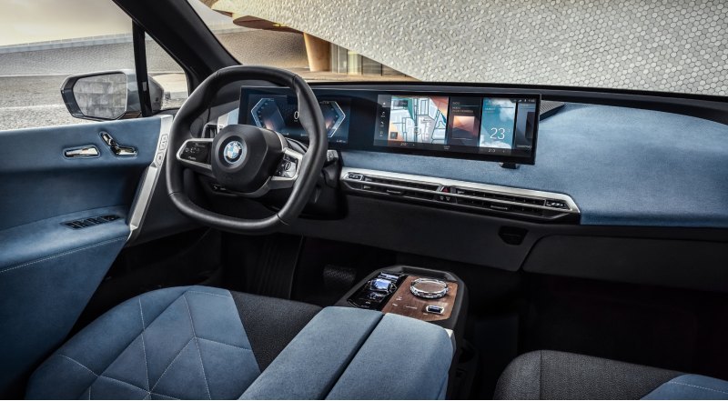 Мультимедийному комплексу iDrive 8 компания…