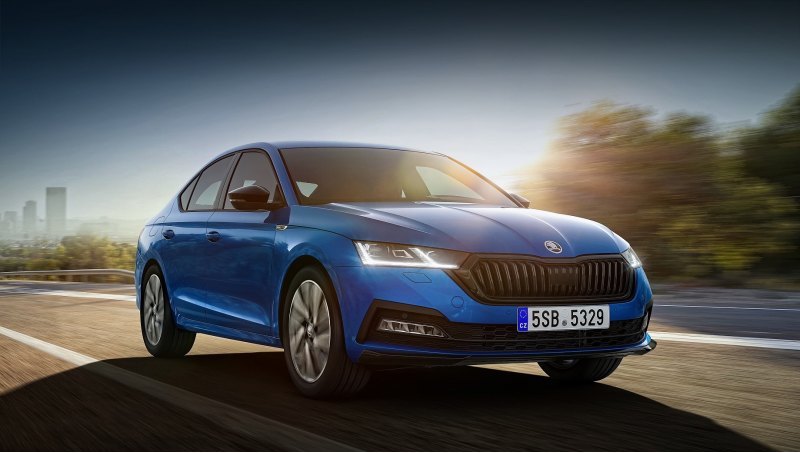 Octavia Sportline оснащается бензиновыми,…