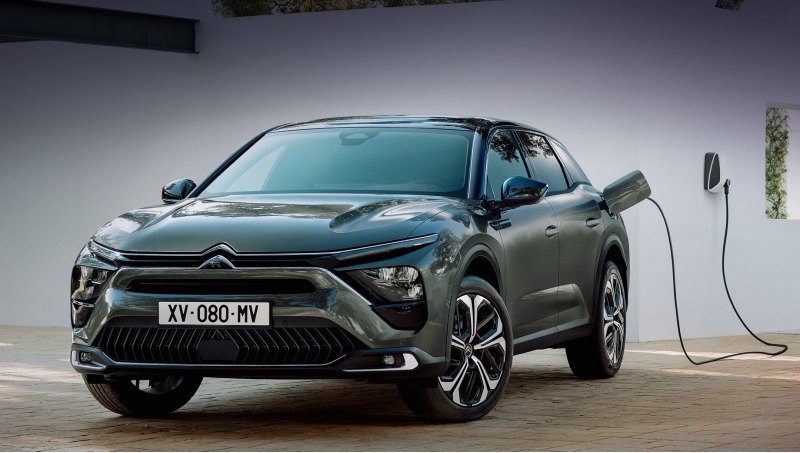 По размеру «третий» Citroen C5 несильно…