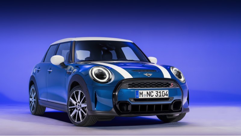 Трёх- и пятидверные хэтчи Mini в России выступают…