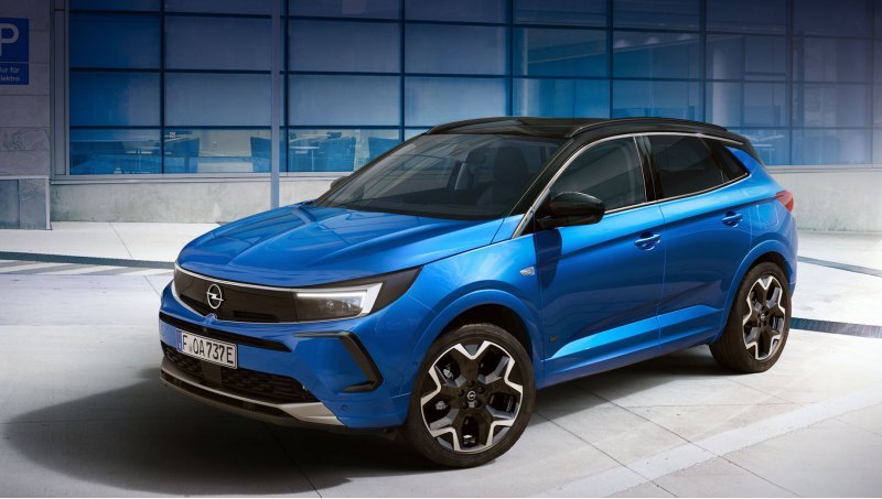 Передок Opel Vizor уже примерили Mokka, Crossland…