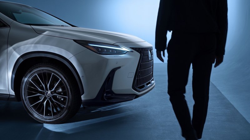 Не обошлось и без собственного приложения — Lexus…