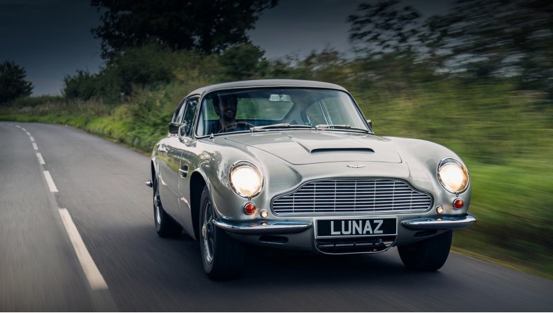 Внешне двухдверка DB6 EV отличается от исходника…