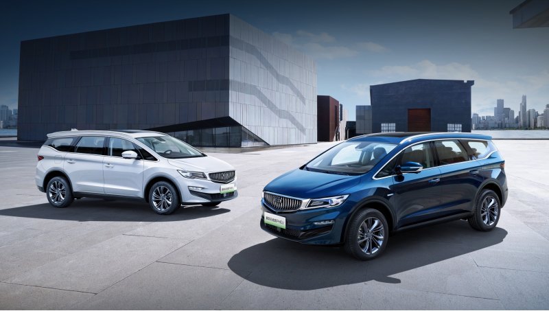 Опознать гибрид можно по значку PHEV на левом…