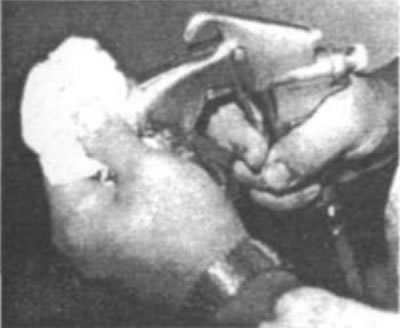 Рис. 10. Снимите рабочий резервуар, закройте…