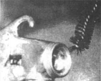 Рис. 12. Не вытирайте это место тряпкой:…