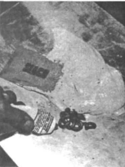 Рис. 113. Прикиньте нужное количество наполнителя…
