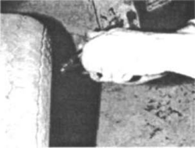 Рис. 66. Под аркой установлены шестигранные…