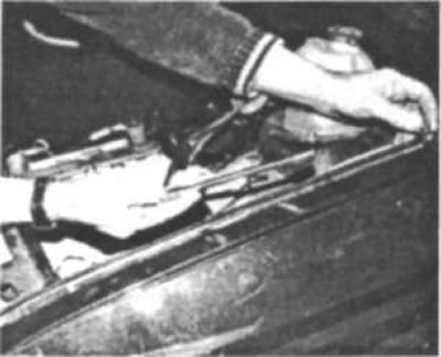 Рис. 67. Самые легкосъемные болты находятся на…
