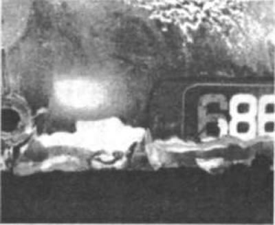 Рис. 188. Задняя часть этого автомобиля сильно…