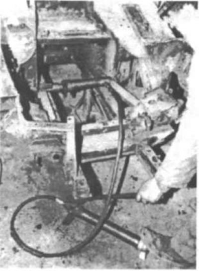 Рис. 342. Можно взять напрокат профессиональный…