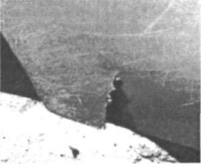 Рис. 35. Повреждение краев стеклопластиковой…