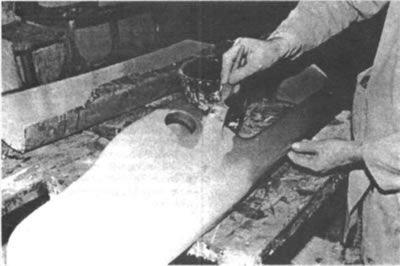 Рис. 47. Нанесите слой гелевой смолы на исходную…