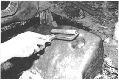 Рис. 51. Вы можете убедиться в отсутствии внутри…