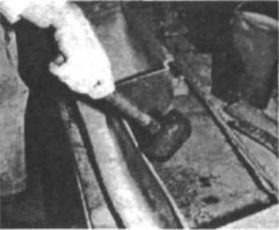 Рис. 59. Даже при помощи изолирующего вещества…