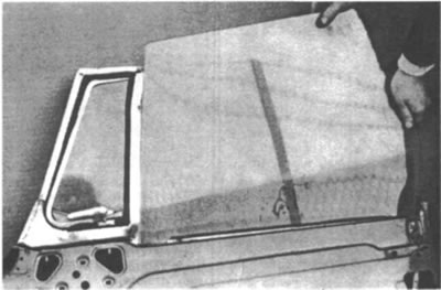 Рис. 20. Извлеките стекло из двери