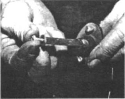 Рис. 43. Сразу же после разборки вверните…