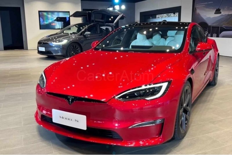 Tesla Model S 2022: новая оптика и другой разъем…