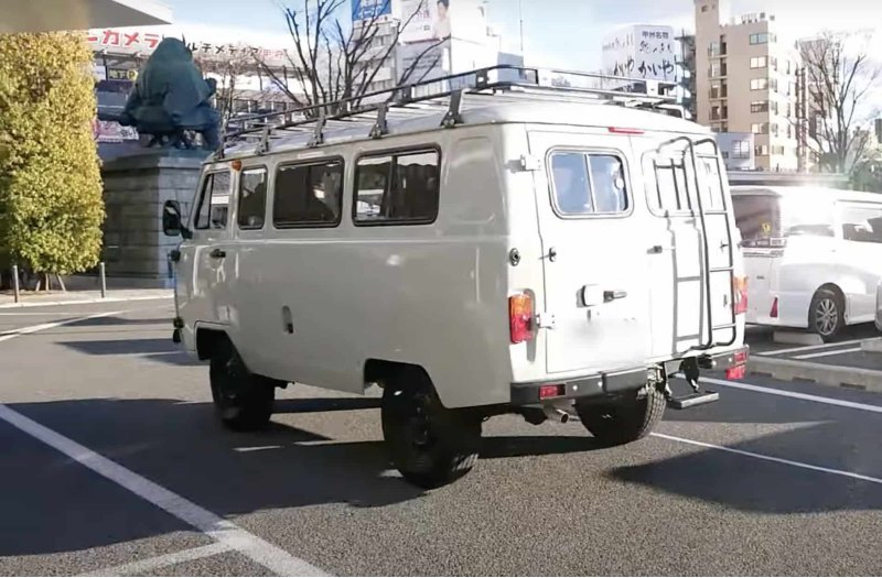 Японец променял Land Rover Defender на «УАЗ…