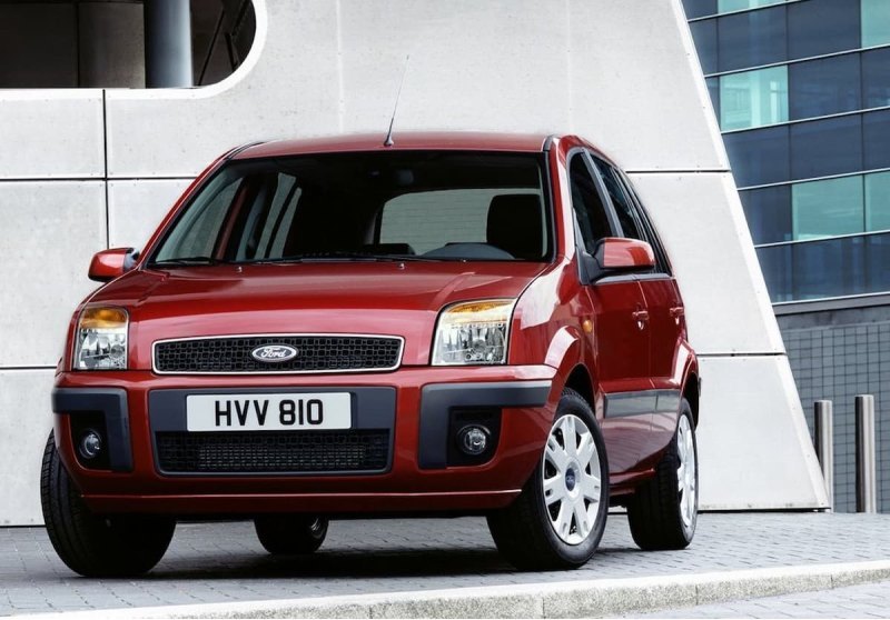 Ford Fusion 1 поколения