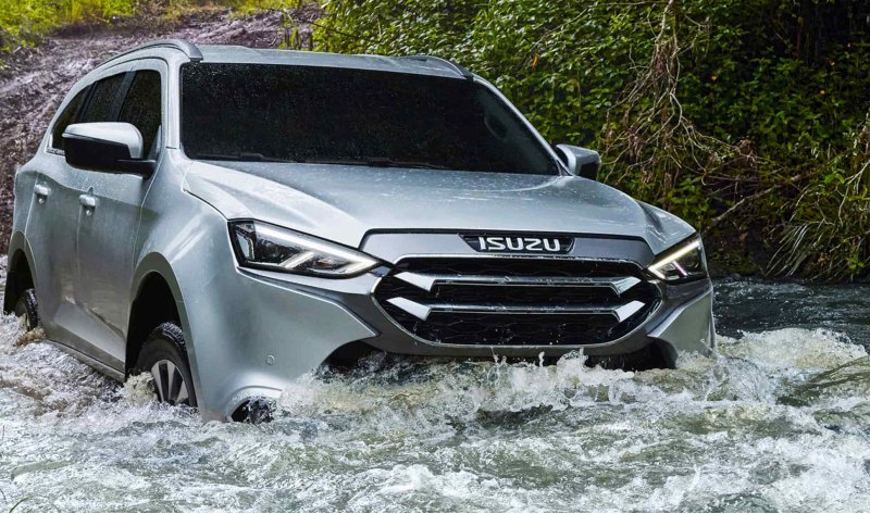 Внедорожник Isuzu MU-X: известны все рублевые цены