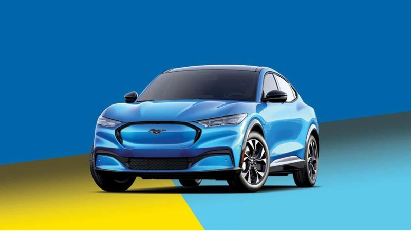 Стали известны лучшие автомобили 2022 года