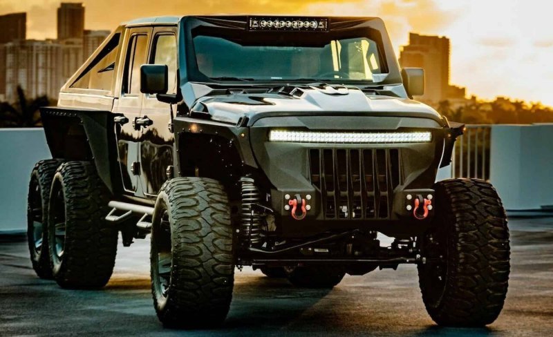 Посмотрите на апокалиптичный шестиколесный Jeep…