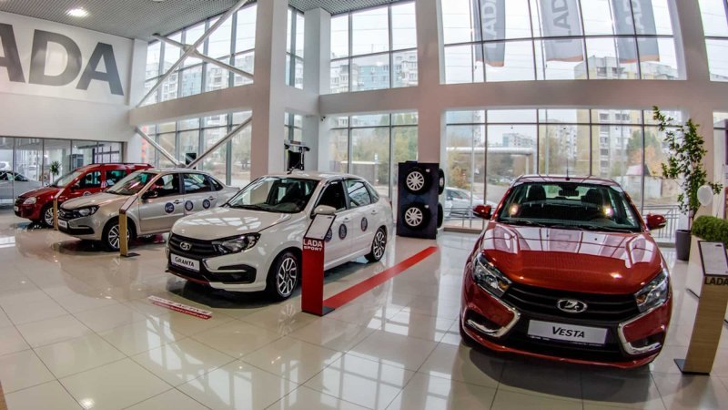 В России «взлетели» цены на Lada: это рекордное…