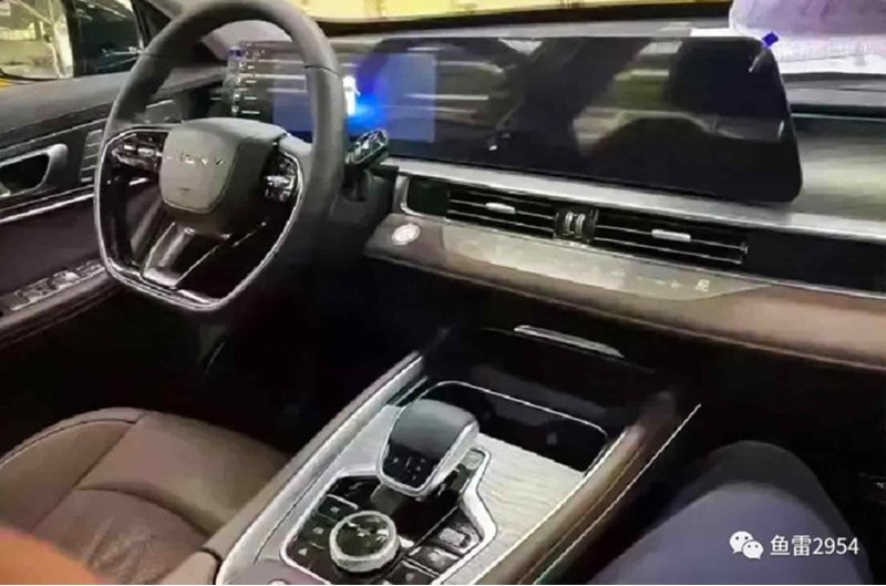 В салоне можно ожидать появления передней панели,…
