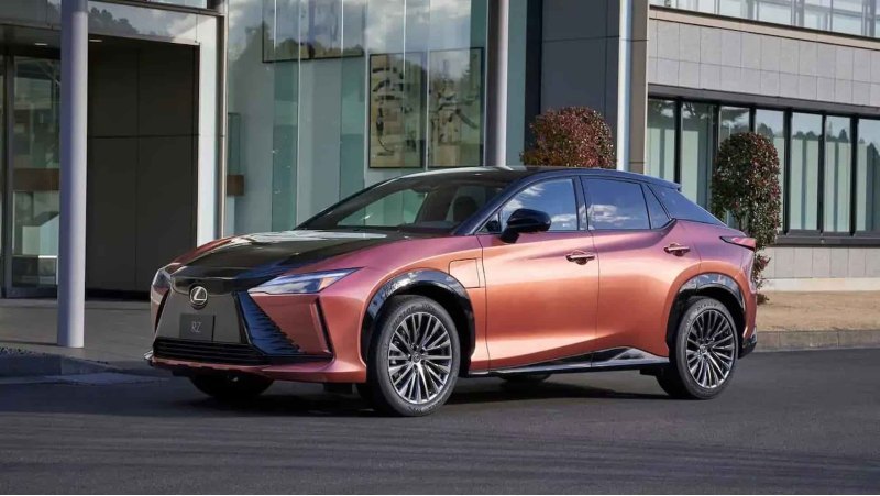 Lexus представил новый кроссовер RZ