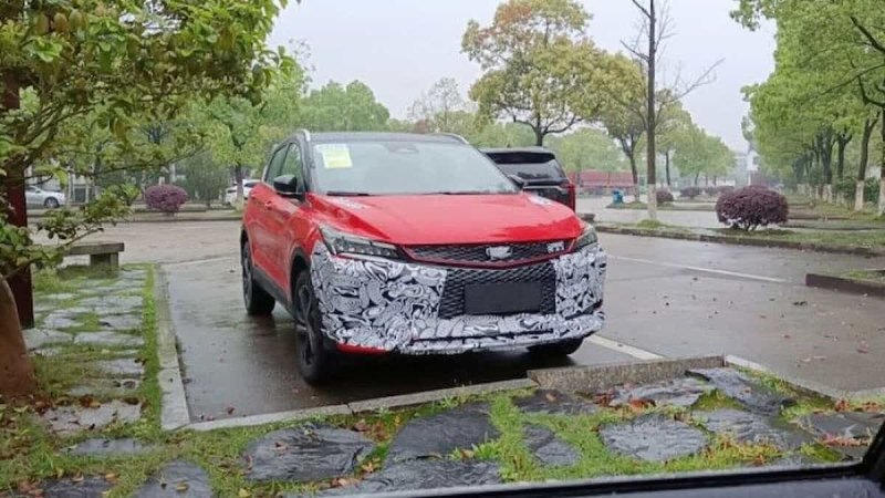 Кузов машины, попавшей в объективы очевидцев, был…