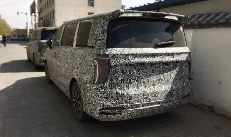 Раздвижные двери также на месте, но никаких…