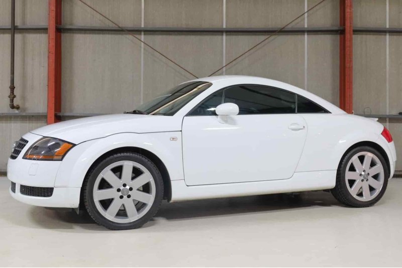 На аукционе продают «свапнутый» Audi TT 2003 года…