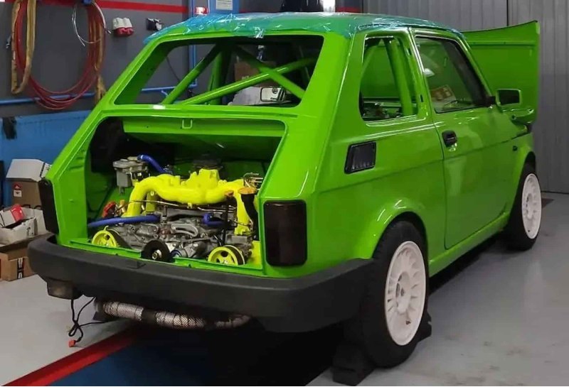 Посмотрите, как в польский Fiat 126p установили…