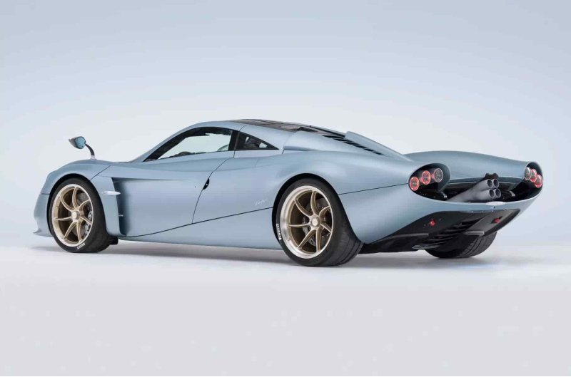 Pagani показала Huayra с длинным хвостом