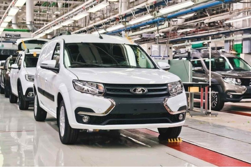 «АвтоВАЗ» может вернуть Lada Largus в строй раньше срока