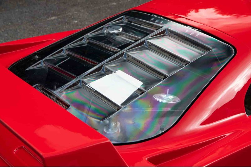 Приводит в движение карт с дизайном Ferrari F40…