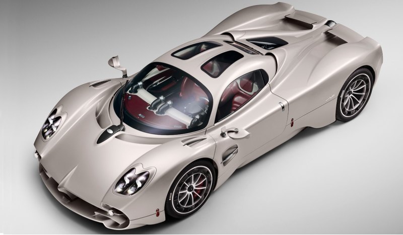 Pagani представила новый гиперкар Utopia