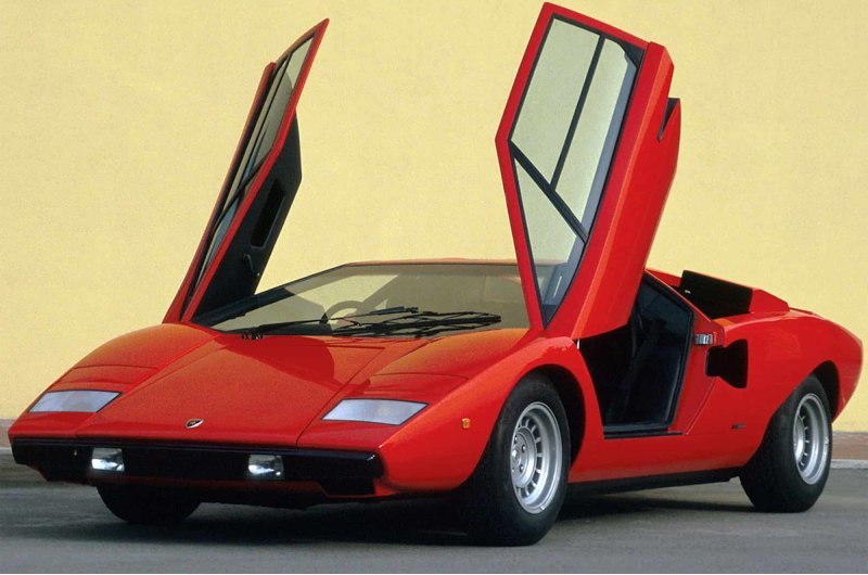 3 место – Lamborghini Countach