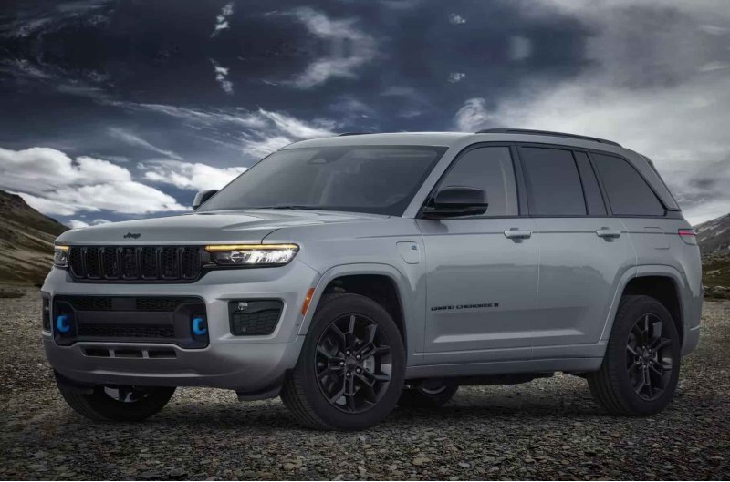 Продавать новое исполнение Grand Cherokee будут…