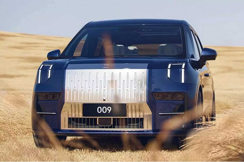 Geely показала салон самого аэродинамичного…