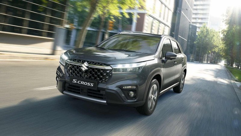 Что интересно. Новый S-Cross изначально был…