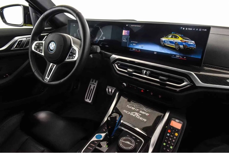 Дополнительно для полицейского BMW i4 в AC…
