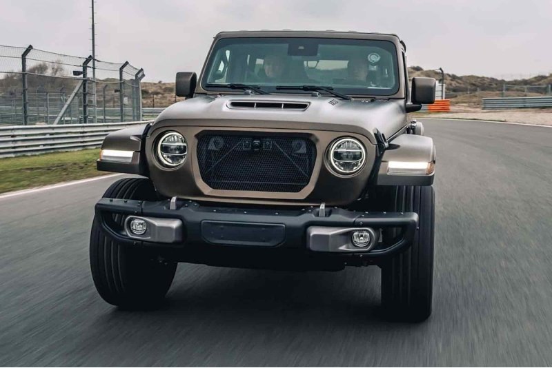 В основе трекового Jeep Wrangler лежит…