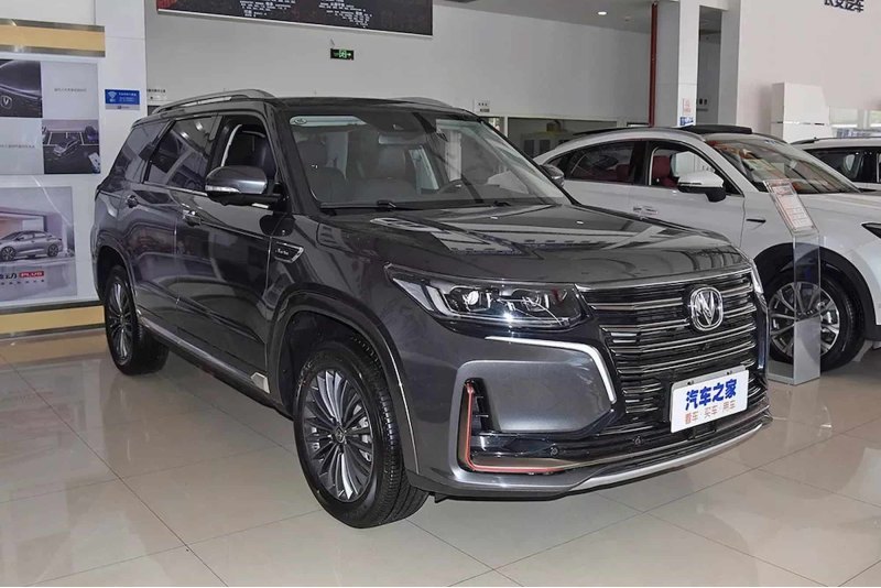 Напомним, длина Changan CS95 составляет 4949 мм,…