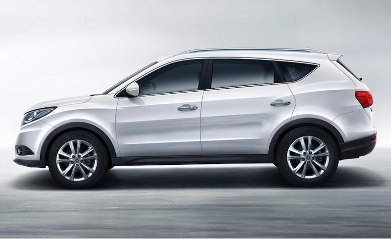 В Россию привезли партию кроссоверов Dongfeng DFM…